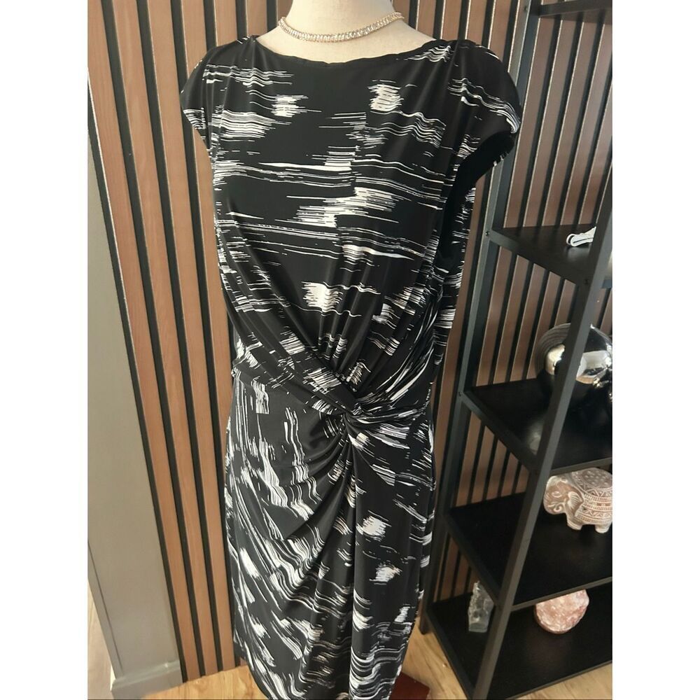 Lauren Ralph Lauren Women Size 14 black Cap sleeve Twist Front Sheath Dress